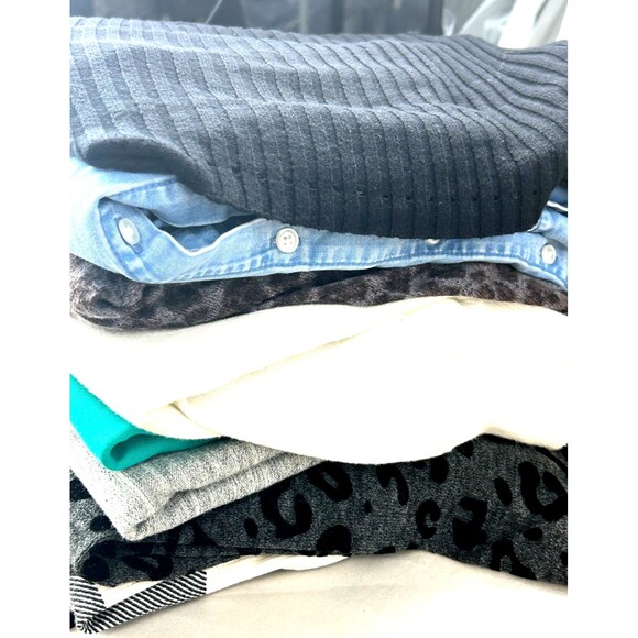 Lot of 10 Womens Shirts Mixed Brand Tank Sweater Open Cardigan Chambray L 1139Rk - Picture 2 of 12